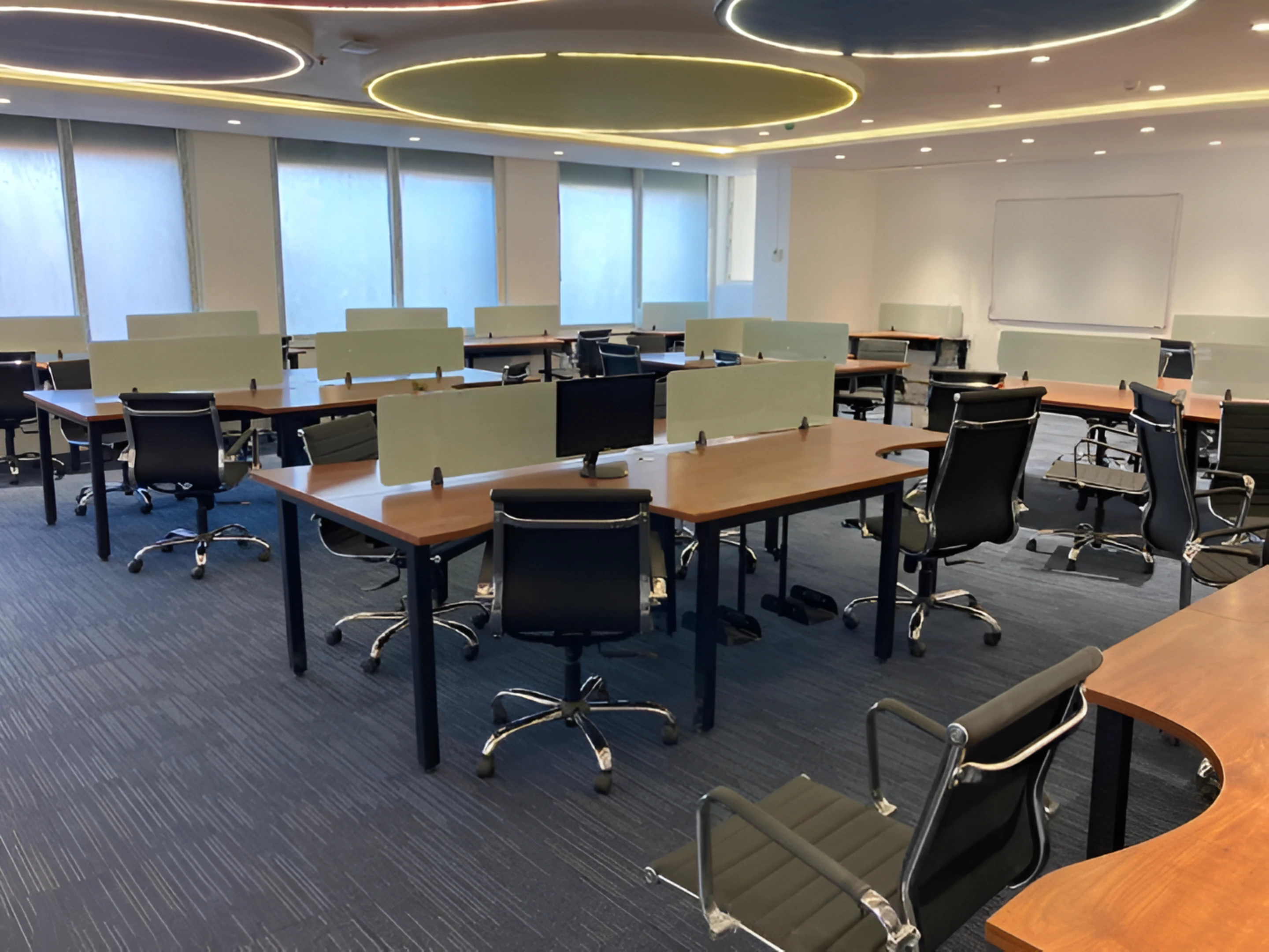 Curvilinear Modular Workstation Decorater in Pondicherry